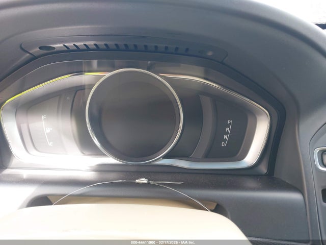 2016 VOLVO XC60 YV440MDK0G2806114 Photo 6