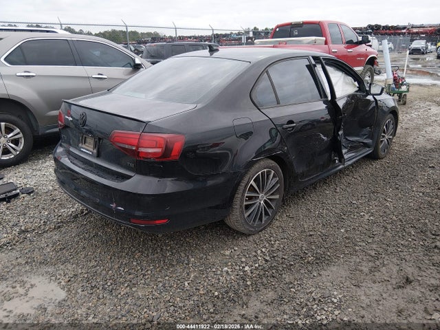 3VWD17AJ2GM301386 Volkswagen Jetta 1.8t Sport