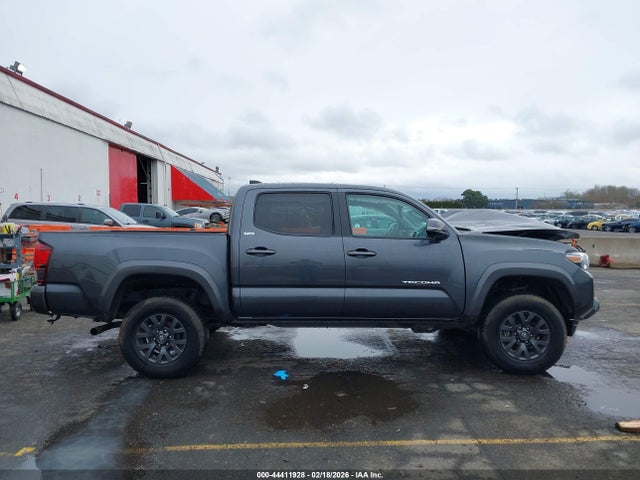 3TMCZ5ANXNM516302 Toyota Tacoma Sr5 V6