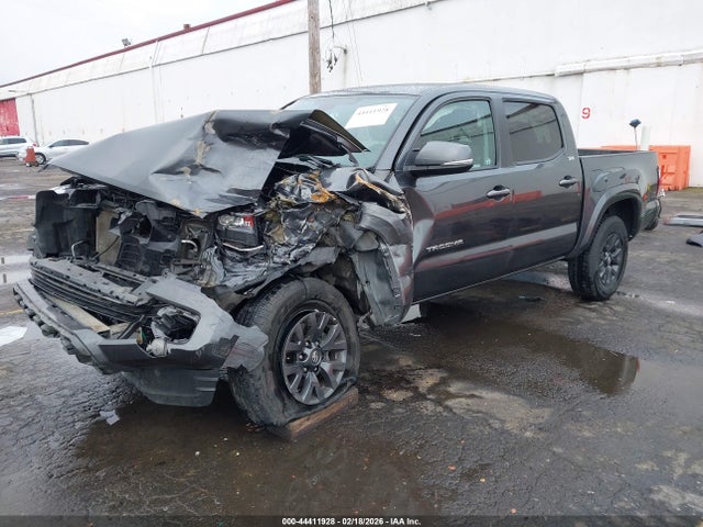 3TMCZ5ANXNM516302 Toyota Tacoma Sr5 V6