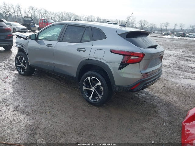 2025 CHEVROLET TRAX KL77LGEP9SC110810 Photo 2