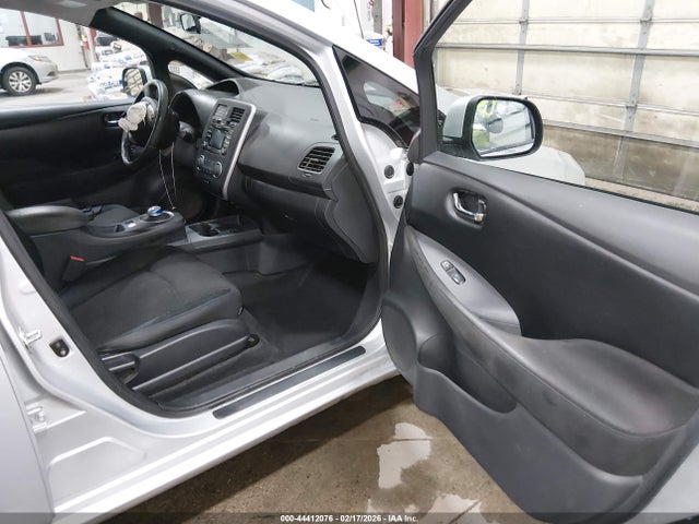 2013 NISSAN LEAF 1N4AZ0CP6DC423890 Photo 4