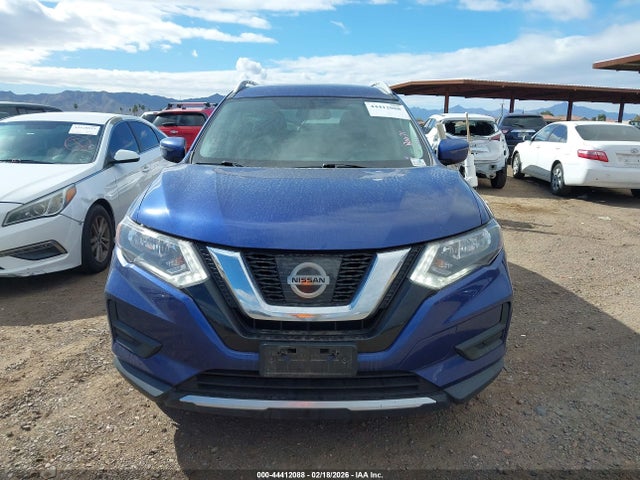 44412088 :رقم المزاد ، KNMAT2MVXHP595035 vin ، 2017 Nissan Rogue Sv مزاد بيع