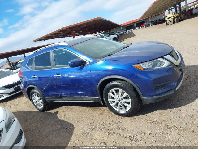 44412088 :رقم المزاد ، KNMAT2MVXHP595035 vin ، 2017 Nissan Rogue Sv مزاد بيع