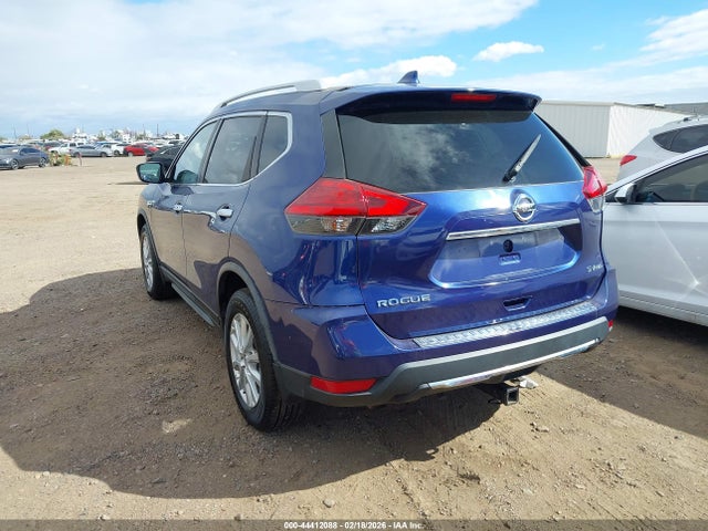 44412088 :رقم المزاد ، KNMAT2MVXHP595035 vin ، 2017 Nissan Rogue Sv مزاد بيع