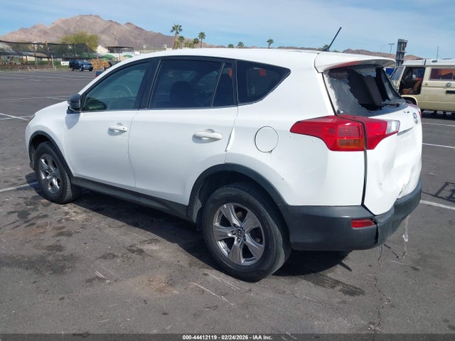 JTMZFREV1FJ048723 Toyota RAV4 LE