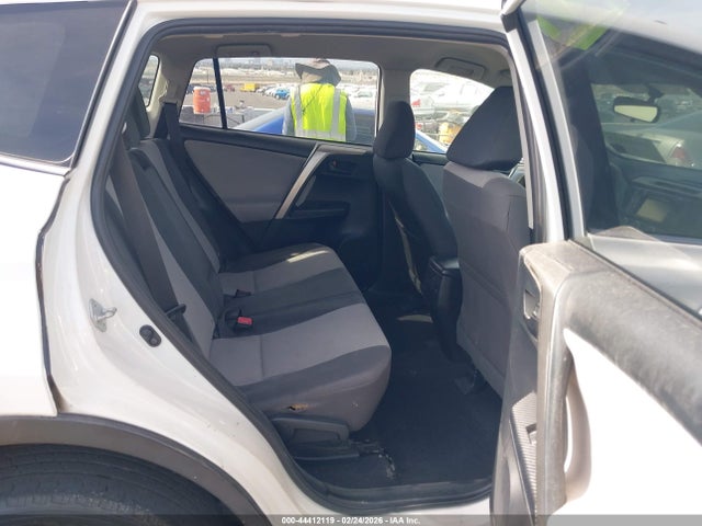 Toyota RAV4 LE 2015 JTMZFREV1FJ048723 Image 8