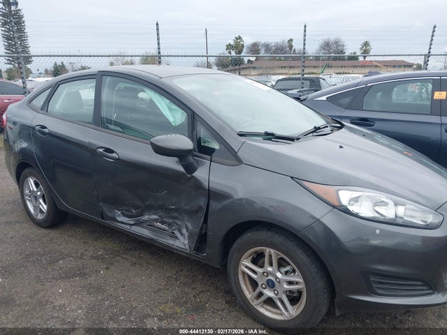 3FADP4BJ2KM135769 Ford FIESTA SE