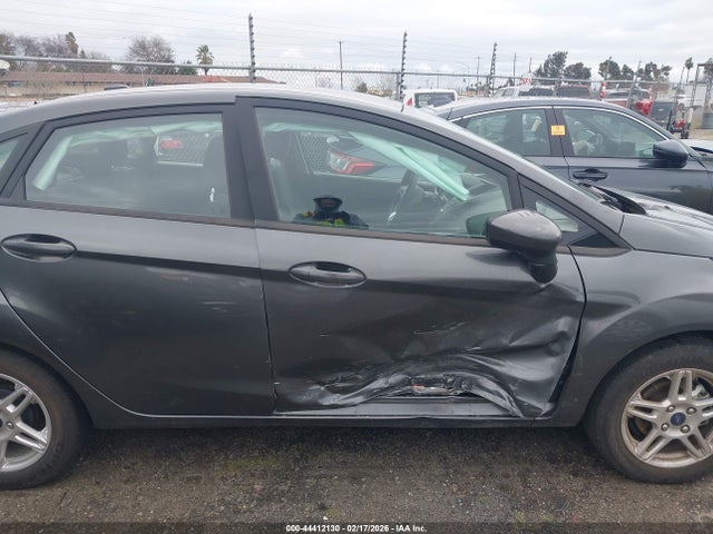 3FADP4BJ2KM135769 Ford FIESTA SE