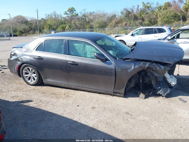 Aukcja sprzedaży 2015 Chrysler 300 Limited, vin: 2C3CCAAG2FH792084, numer aukcji: 44412154