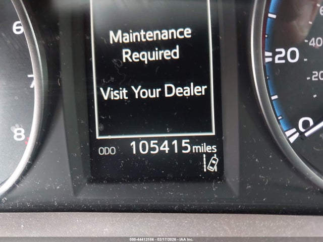 JTMRFREVXJJ724577 Toyota Rav4 Xle
