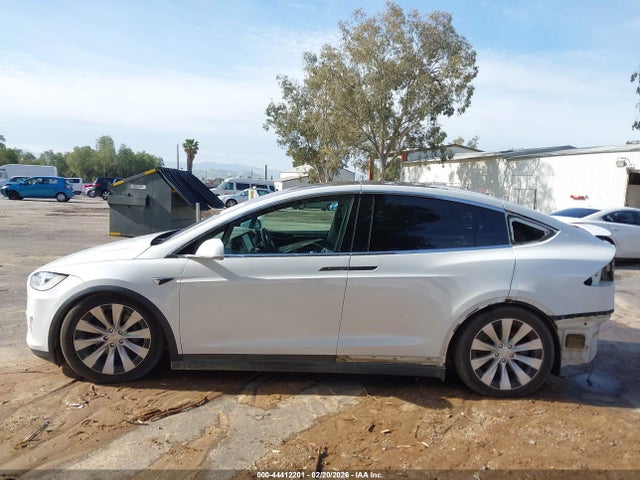 Продажа на аукционе авто 2020 Tesla Model X, vin: 5YJXCDE22LF261093, номер лота: 44412201