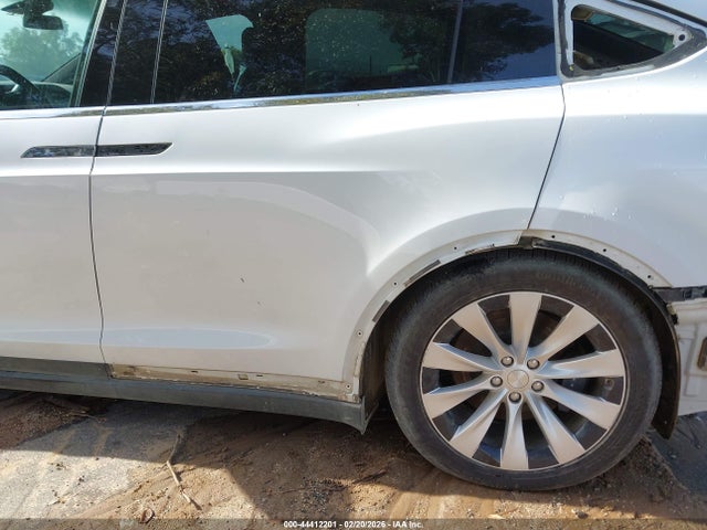 Продажа на аукционе авто 2020 Tesla Model X, vin: 5YJXCDE22LF261093, номер лота: 44412201