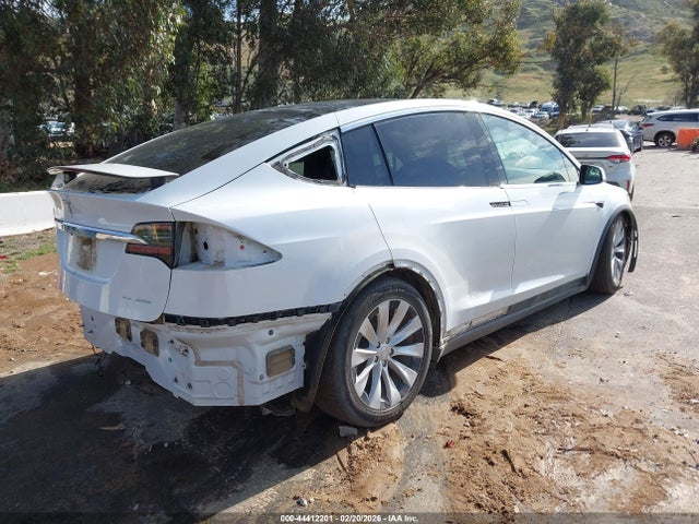 Продажа на аукционе авто 2020 Tesla Model X, vin: 5YJXCDE22LF261093, номер лота: 44412201