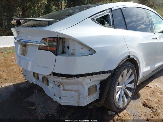Продажа на аукционе авто 2020 Tesla Model X, vin: 5YJXCDE22LF261093, номер лота: 44412201