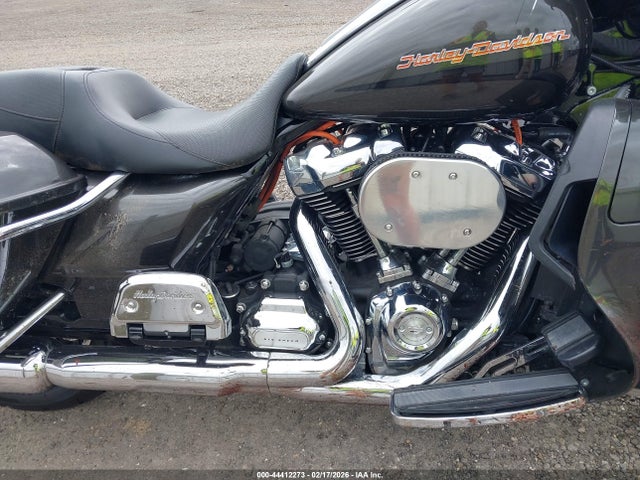 2019 HARLEY-DAVIDSON FLHTK 1HD1KEF15KB616097 Photo 7