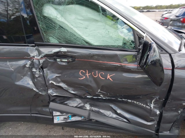 2024 JEEP GRAND CHEROKEE 1C4RJHBGXRC683401 Photo 4