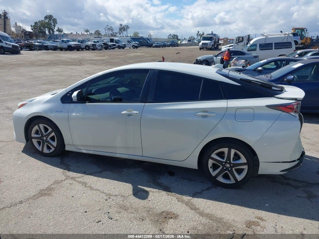 Toyota Prius Three Touring 2017 JTDKARFU5H3536666 Image 15