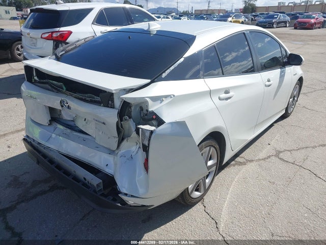 Toyota Prius Three Touring 2017 JTDKARFU5H3536666 Image 4