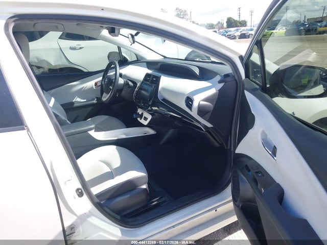 Toyota Prius Three Touring 2017 JTDKARFU5H3536666 Image 5