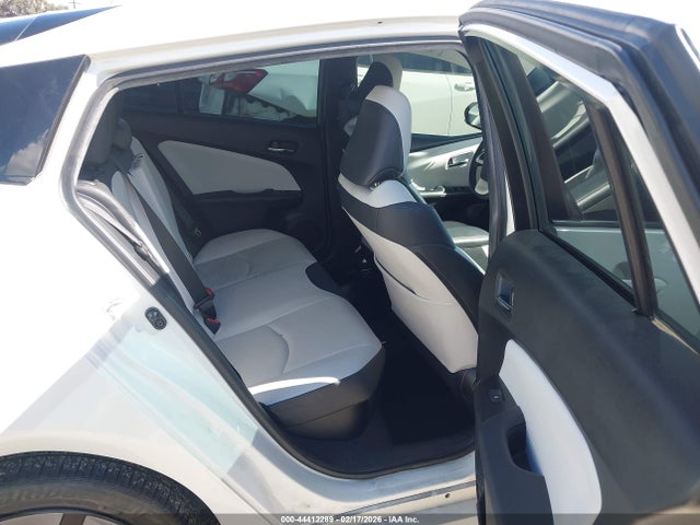 Toyota Prius Three Touring 2017 JTDKARFU5H3536666 Image 8