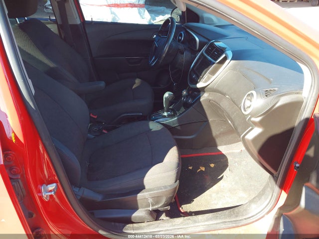 Chevrolet Sonic Lt Auto 2018 1G1JD5SH2J4137470 Image 5