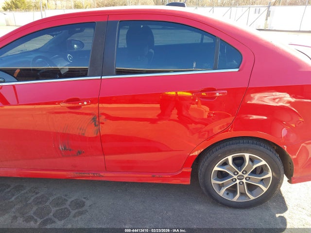 Chevrolet Sonic Lt Auto 2018 1G1JD5SH2J4137470 Image 6