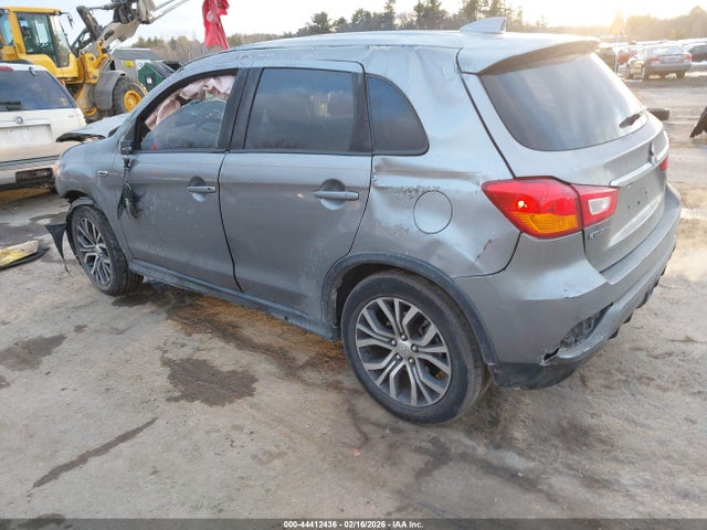 2018 MITSUBISHI OUTLANDER SPORT JA4AP3AU2JU024503 Photo 2