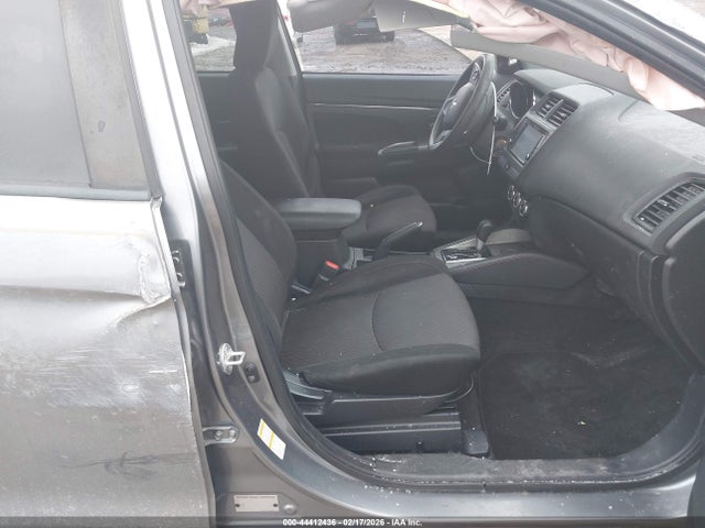 2018 MITSUBISHI OUTLANDER SPORT JA4AP3AU2JU024503 Photo 4