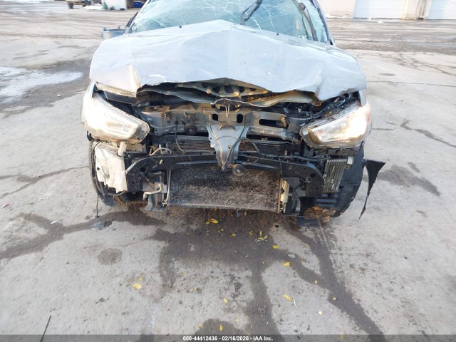 2018 MITSUBISHI OUTLANDER SPORT JA4AP3AU2JU024503 Photo 5