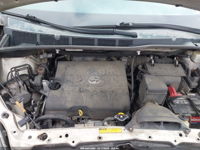 5TDDK3DC2FS101256 Toyota Sienna Limited Premium 7 Passenger