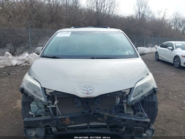 5TDDK3DC2FS101256 Toyota Sienna Limited Premium 7 Passenger