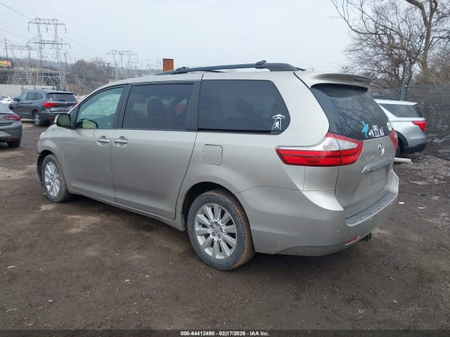 5TDDK3DC2FS101256 Toyota Sienna Limited Premium 7 Passenger