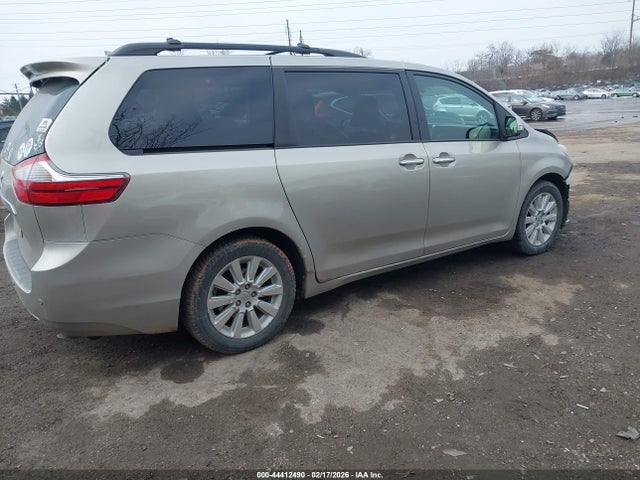 5TDDK3DC2FS101256 Toyota Sienna Limited Premium 7 Passenger