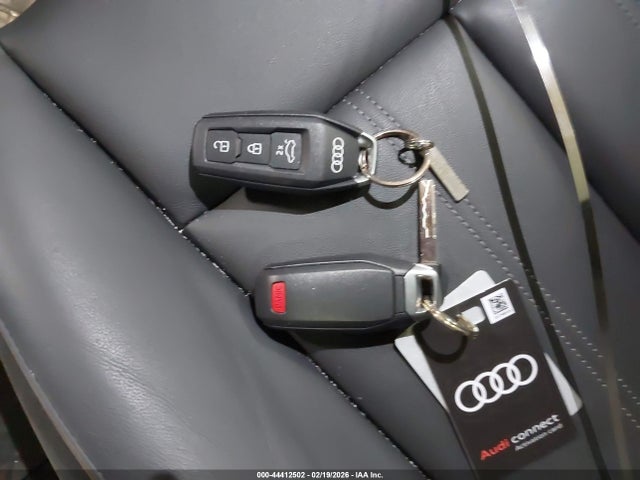 2025 Audi A6 E-tron Premium Plus მანქანა იყიდება აუქციონზე, vin: WAU2DAGH2SA016287, აუქციონის ნომერი: 44412502