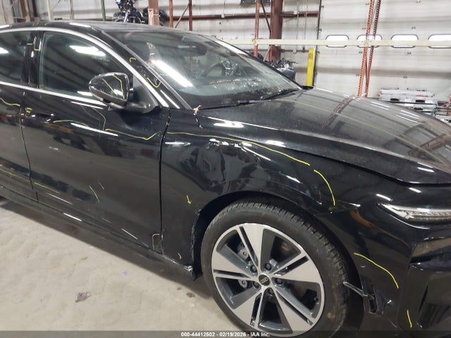 2025 Audi A6 E-tron Premium Plus მანქანა იყიდება აუქციონზე, vin: WAU2DAGH2SA016287, აუქციონის ნომერი: 44412502