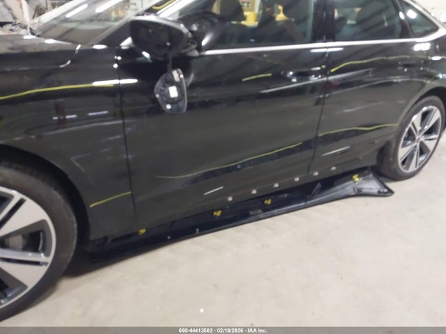 2025 Audi A6 E-tron Premium Plus მანქანა იყიდება აუქციონზე, vin: WAU2DAGH2SA016287, აუქციონის ნომერი: 44412502