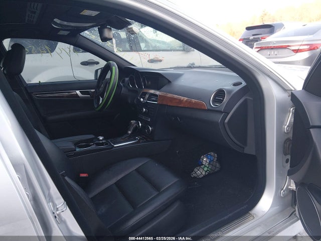 Продаж на аукціоні авто 2012 Mercedes-benz C 300 Sport 4matic, vin: WDDGF8BB2CF907964, номер лоту: 44412565