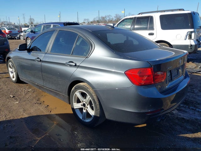 2015 BMW 328I WBA3B3C58FF547603 Photo 2
