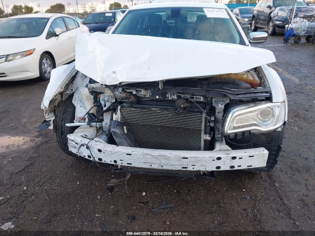 2016 Chrysler 300c მანქანა იყიდება აუქციონზე, vin: 2C3CCAEG3GH175529, აუქციონის ნომერი: 44412579