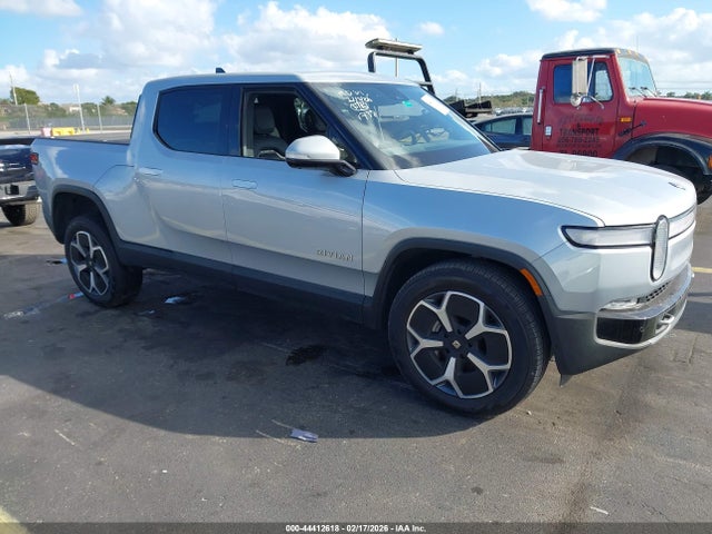 2024 RIVIAN R1T 7FCTGBAA0RN031738