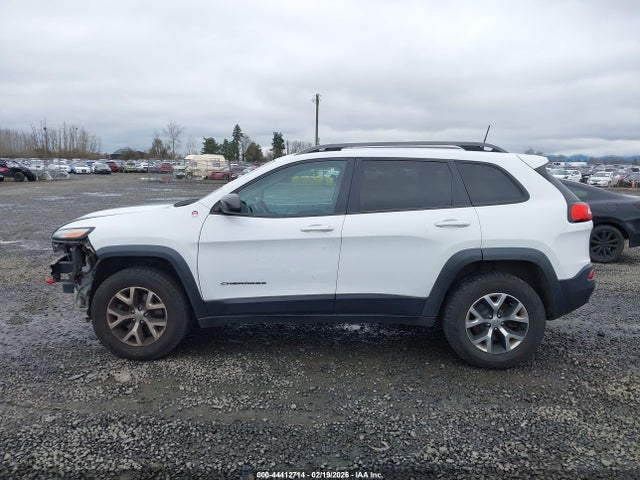 1C4PJMBS8GW337752 Jeep Cherokee Trailhawk