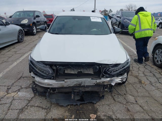 1HGCV1F38MA013750 Honda Accord Sport