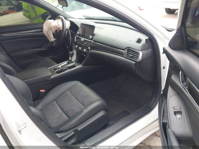 1HGCV1F38MA013750 Honda Accord Sport
