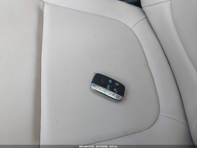 2018 JAGUAR F-PACE SADCJ2FX4JA262923 Photo 10