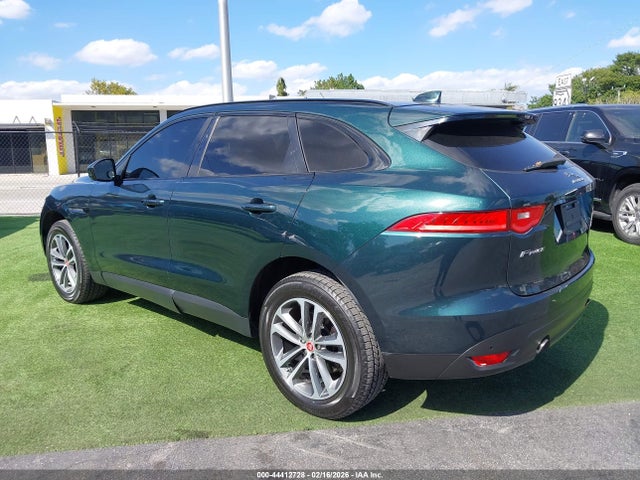 2018 JAGUAR F-PACE SADCJ2FX4JA262923 Photo 2