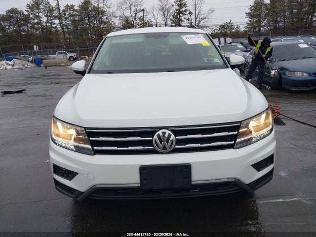 44412760 :رقم المزاد ، 3VV2B7AXXLM041648 vin ، 2020 Volkswagen Tiguan 2.0t Se/2.0t Se R-line Black/2.0t Sel مزاد بيع