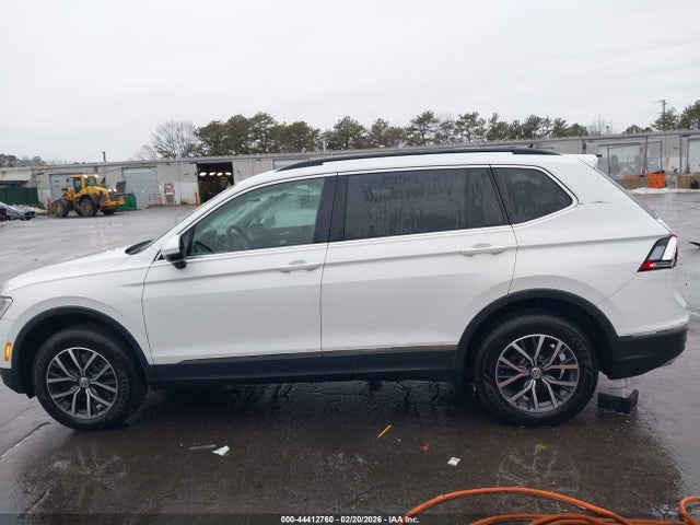 44412760 :رقم المزاد ، 3VV2B7AXXLM041648 vin ، 2020 Volkswagen Tiguan 2.0t Se/2.0t Se R-line Black/2.0t Sel مزاد بيع