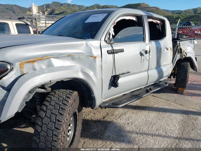 3TMCZ5AN5JM152946 Toyota Tacoma Trd Sport
