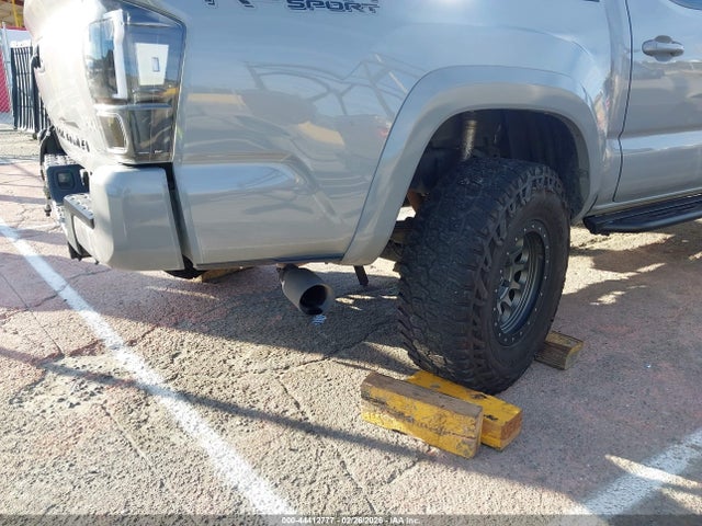 3TMCZ5AN5JM152946 Toyota Tacoma Trd Sport